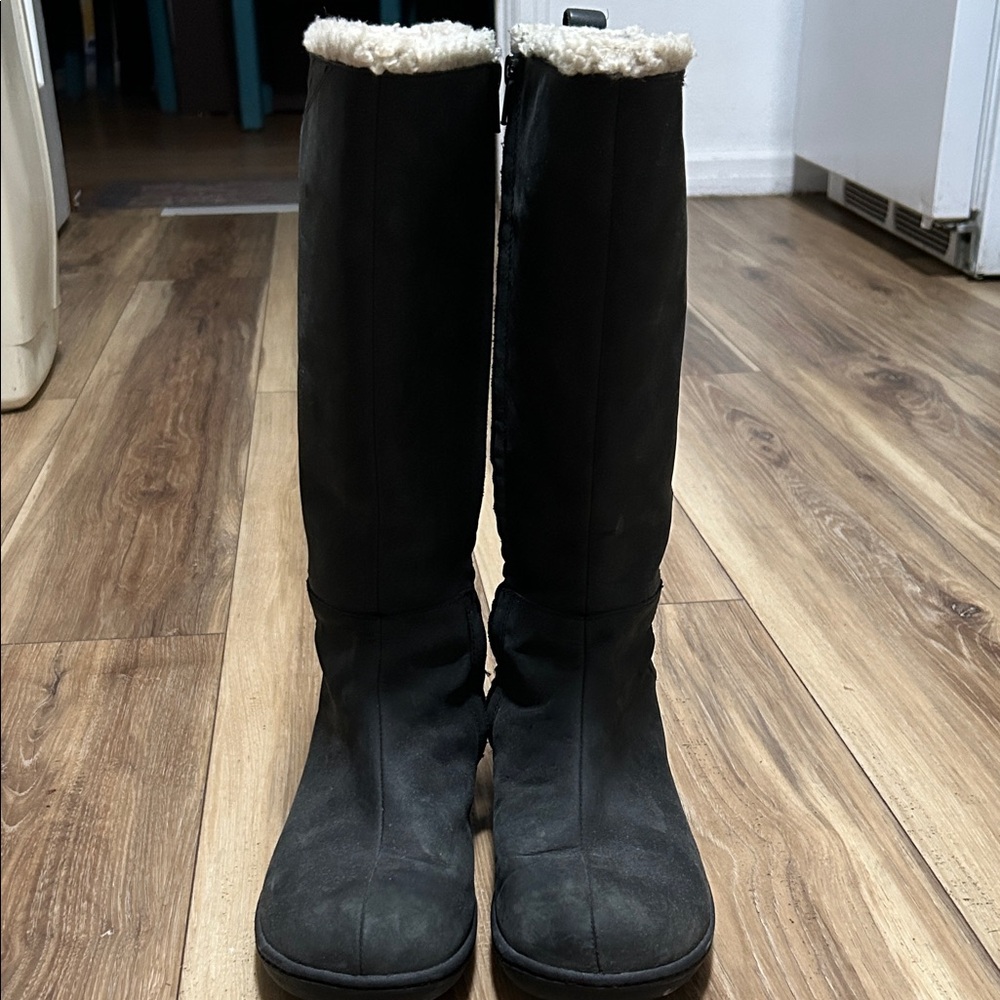 Teva Black Women's Winter Boots with Cream Lining
